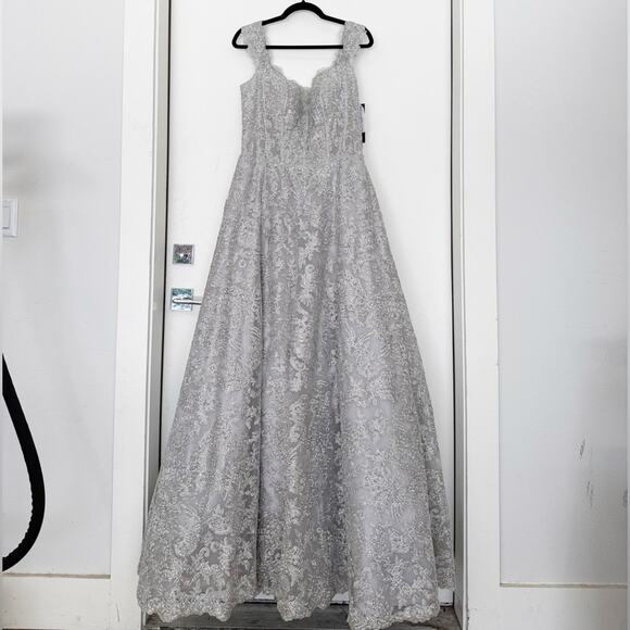 NWT NEW Sherri Hill Silver Lace Beaded Evening Gown Plus Size 18 Style 51573 - Picture 4 of 10